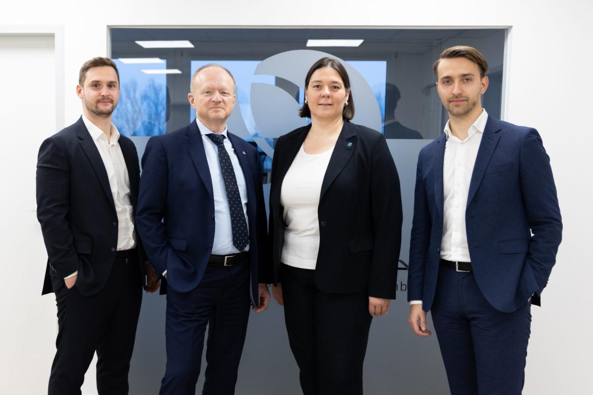 Team einer Steuerkanzlei, das über Mandantengewinnung berät.