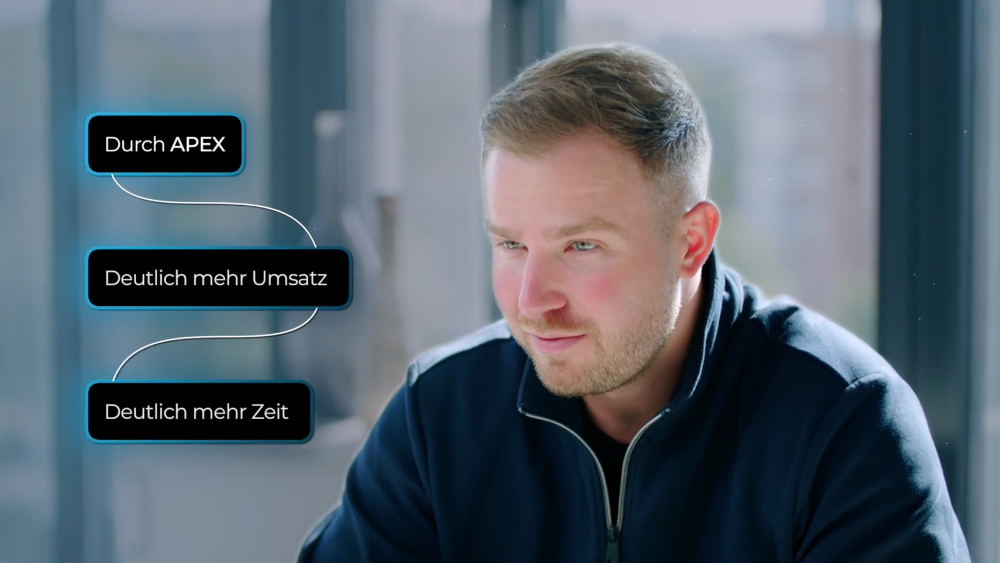 Mann spricht über lokale KI mit APEX für mehr Umsatz und Zeit.