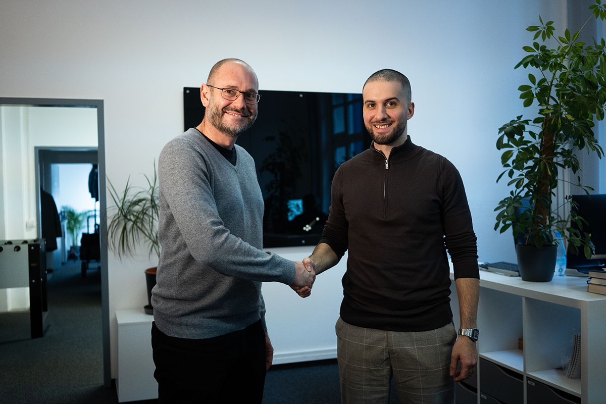 Navasto steigerte seine Marketingleistung massiv – ohne zusätzliches Personal. Mit APEX Consulting verdreifachte das Unternehmen seine Content-Produktion, startete Kampagnen 40 % schneller und vervierfachte die Social-Media-Aktivität – dank KI-Automatisierung und datengetriebener Systeme.