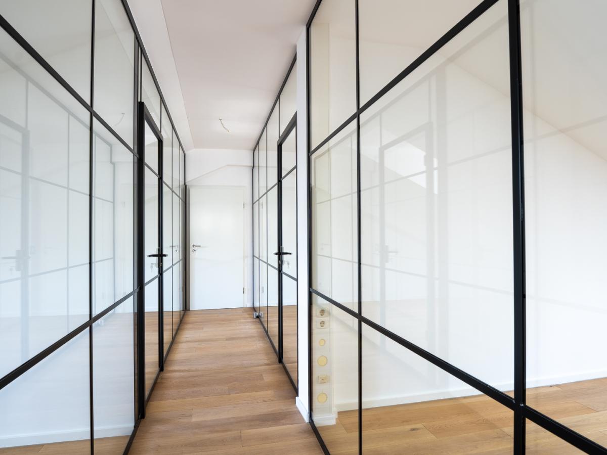Mach aus einer Fläche mehrere – mit Loft-Trennwänden von GLAS KÜNZL