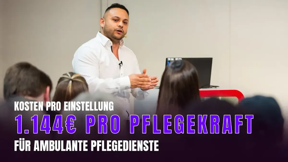 Ein Referent spricht über die Kosten pro Einstellung von 1.144€ für ambulante Pflegedienste.