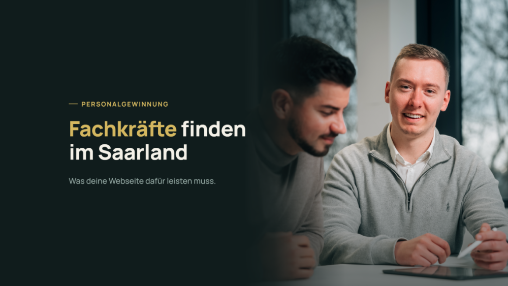 Zwei Männer diskutieren über Personalvermittlung zur Fachkräftefindung im Saarland.