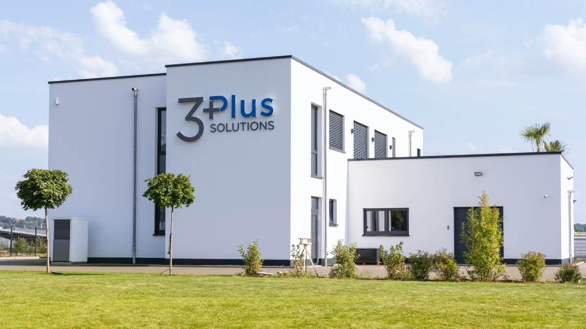 „Eine Website ist heute nicht Visitenkarte, sondern Vertriebs- und Vertrauenspunkt zugleich“, sagt Marco Schröder, Geschäftsführer der 3 Plus Solutions GmbH & Co. KG.
