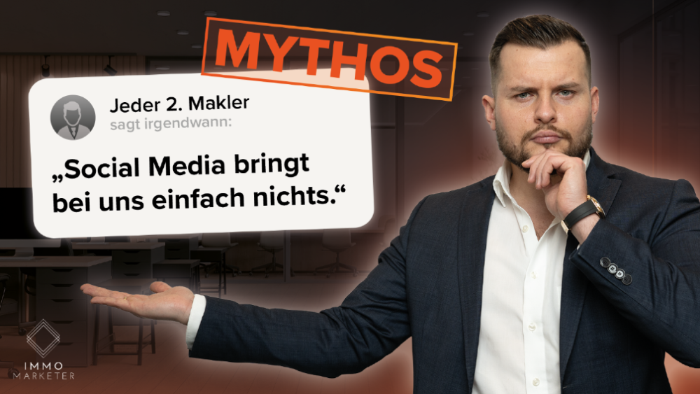 Ein Immobilienmakler zeigt auf ein Zitat über die Wirkung von Social Media.