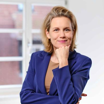 Zollberatung wird zur Marke: 10+ A-Medien & bezahlte Bühne dank DCF Verlag