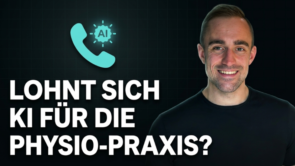 Mann diskutiert, ob sich KI für die Physiotherapie-Praxis lohnt.