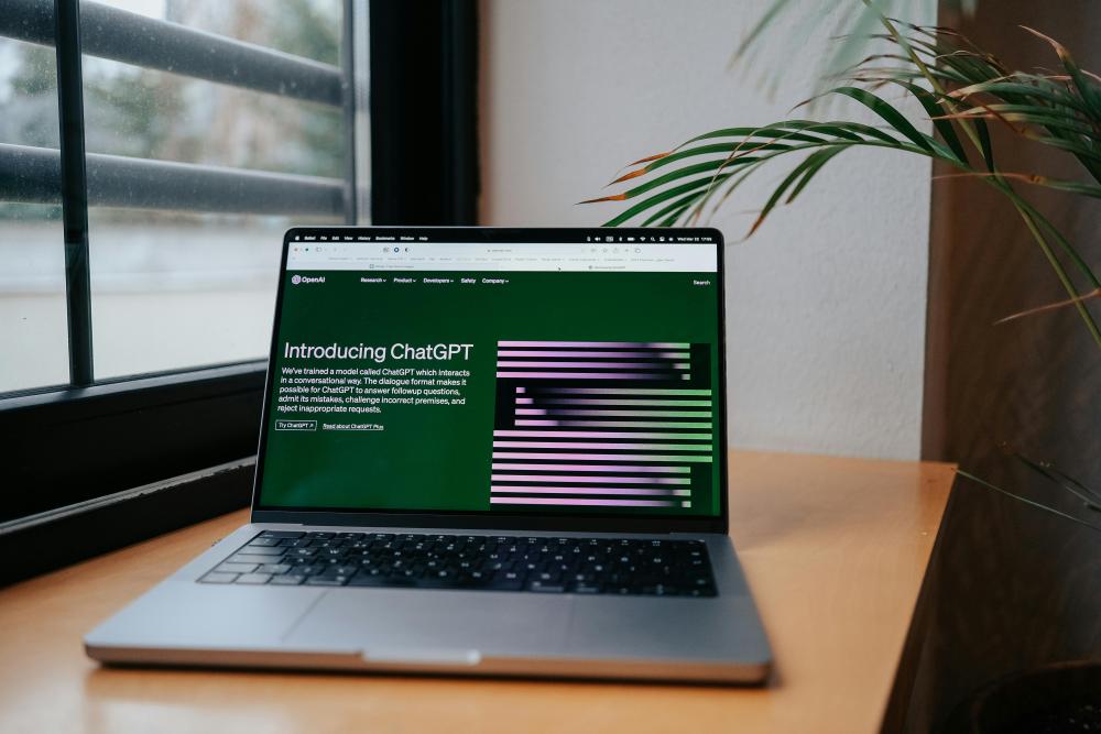 ChatGPT unterstützt bei richtiger Anwendung, ersetzt jedoch keine menschliche Betreuung