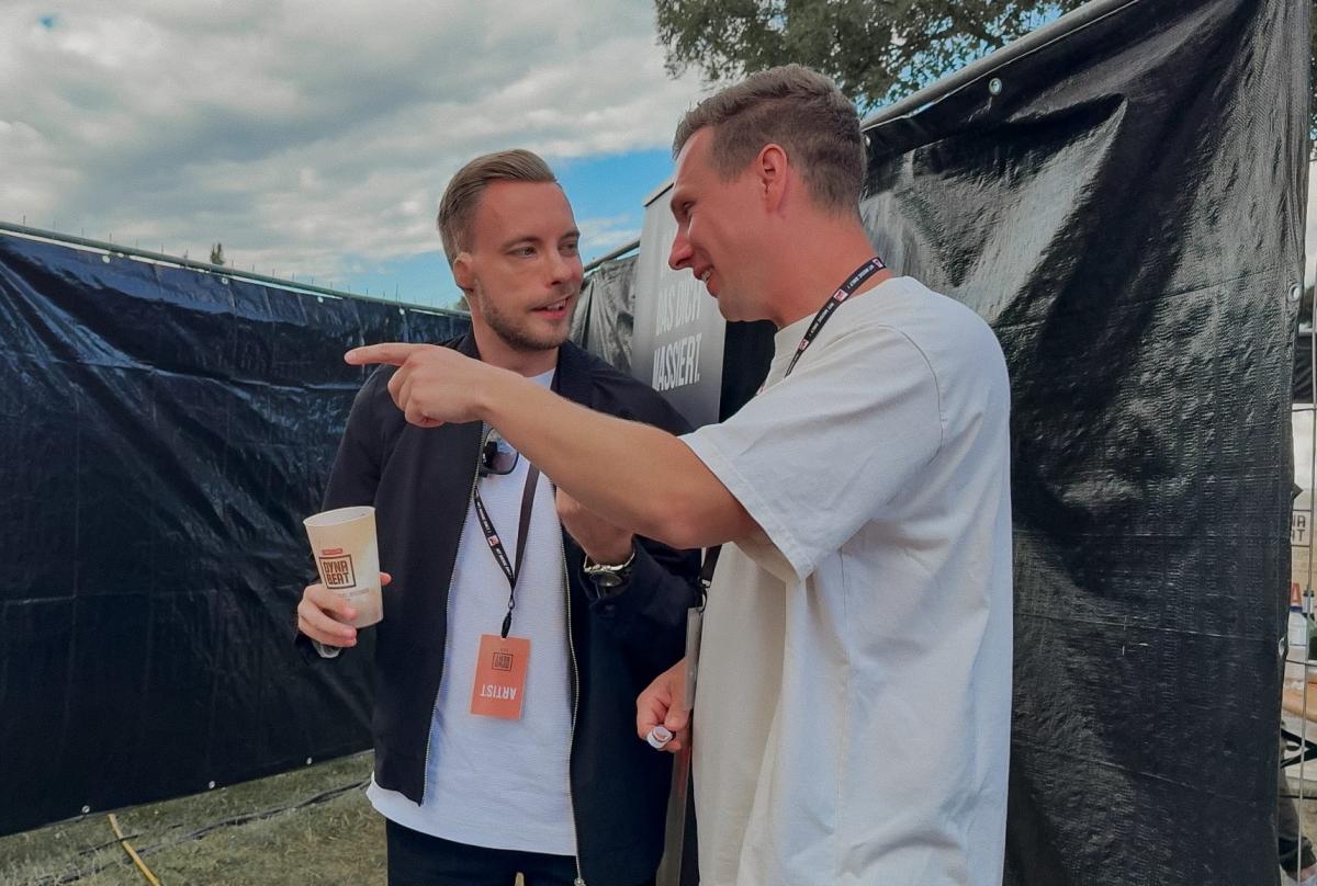 Beziehungen intensivieren geht Backstage am besten