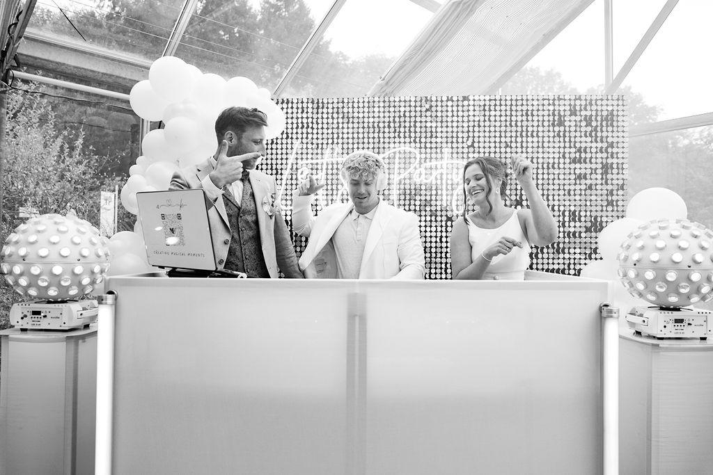 Nathan bei einem seiner Gigs als Premium-Hochzeits-DJ