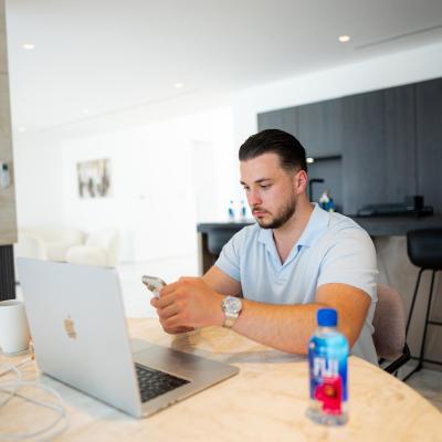 Von 0 Plan zu 300.000 € Gewinn in 6 Monaten: 1:1 Live‑Trading mit Fremdkapital